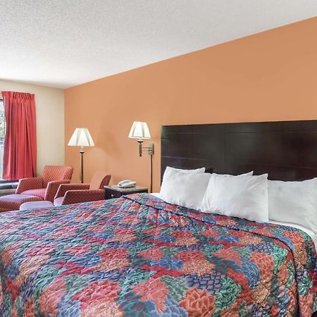 Days Inn By Wyndham Sanford Zewnętrze zdjęcie
