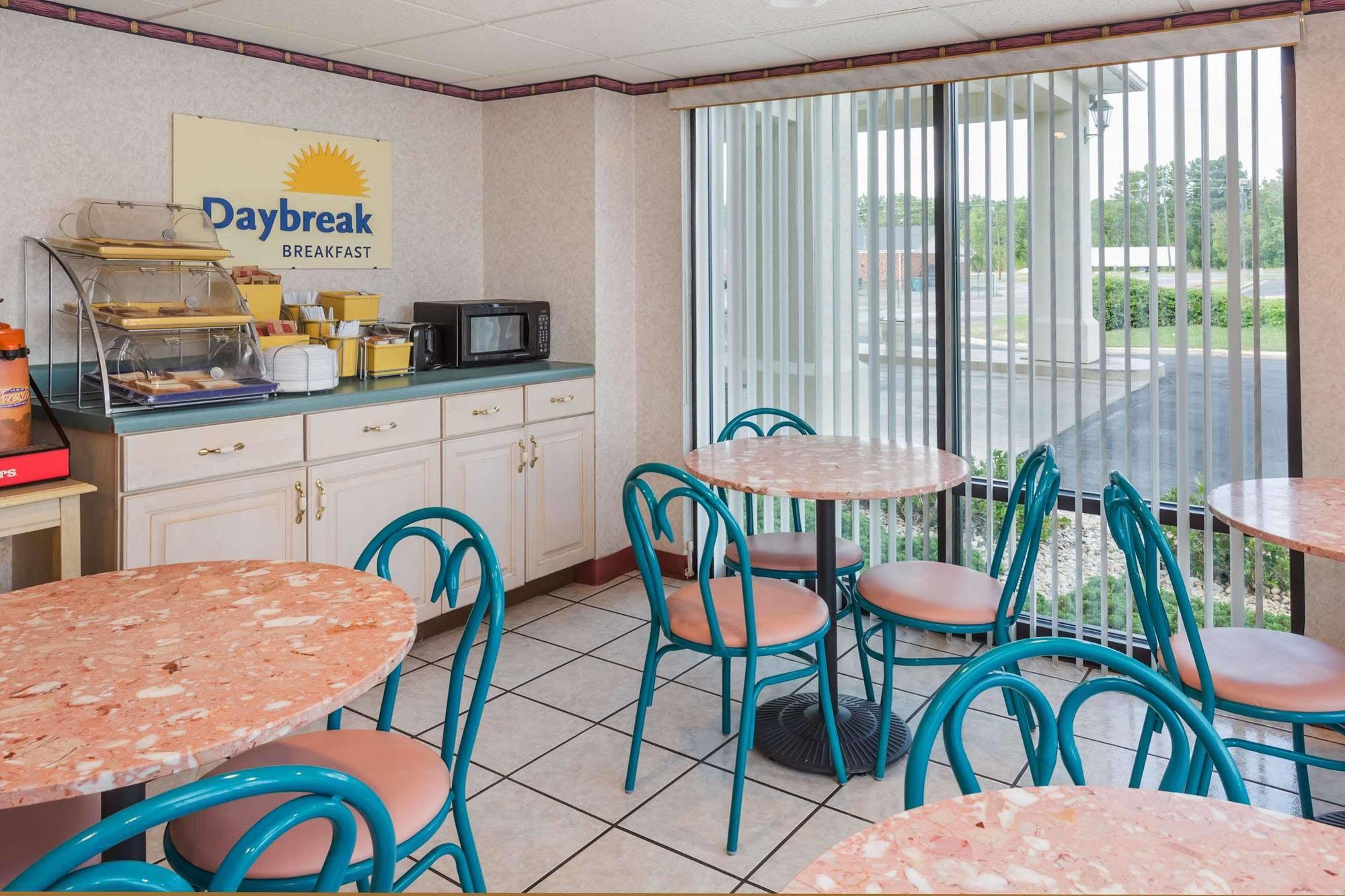 Days Inn By Wyndham Sanford Zewnętrze zdjęcie